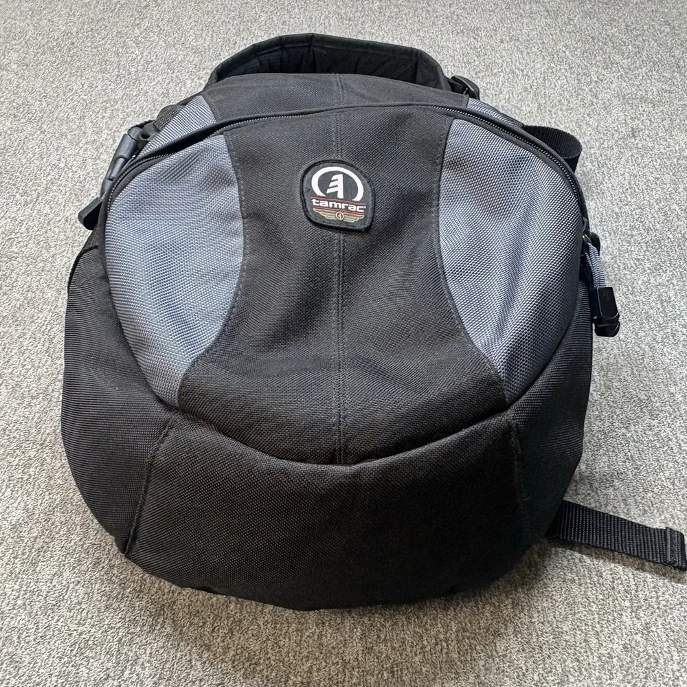 Tamrac Velocity 8X 5768 Sling Camera Bag Black Gray DSLR Case